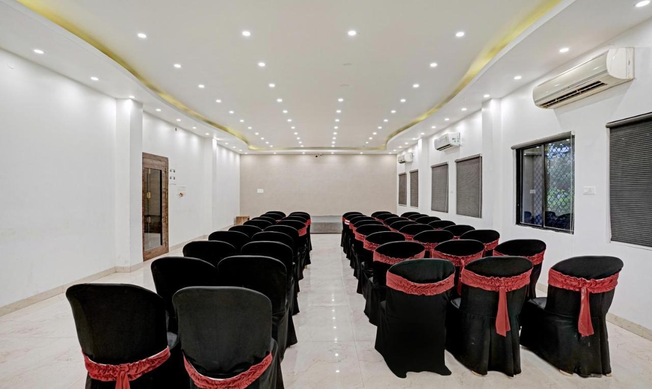 Treebo Varsha Palace Aurangabad  Exterior photo